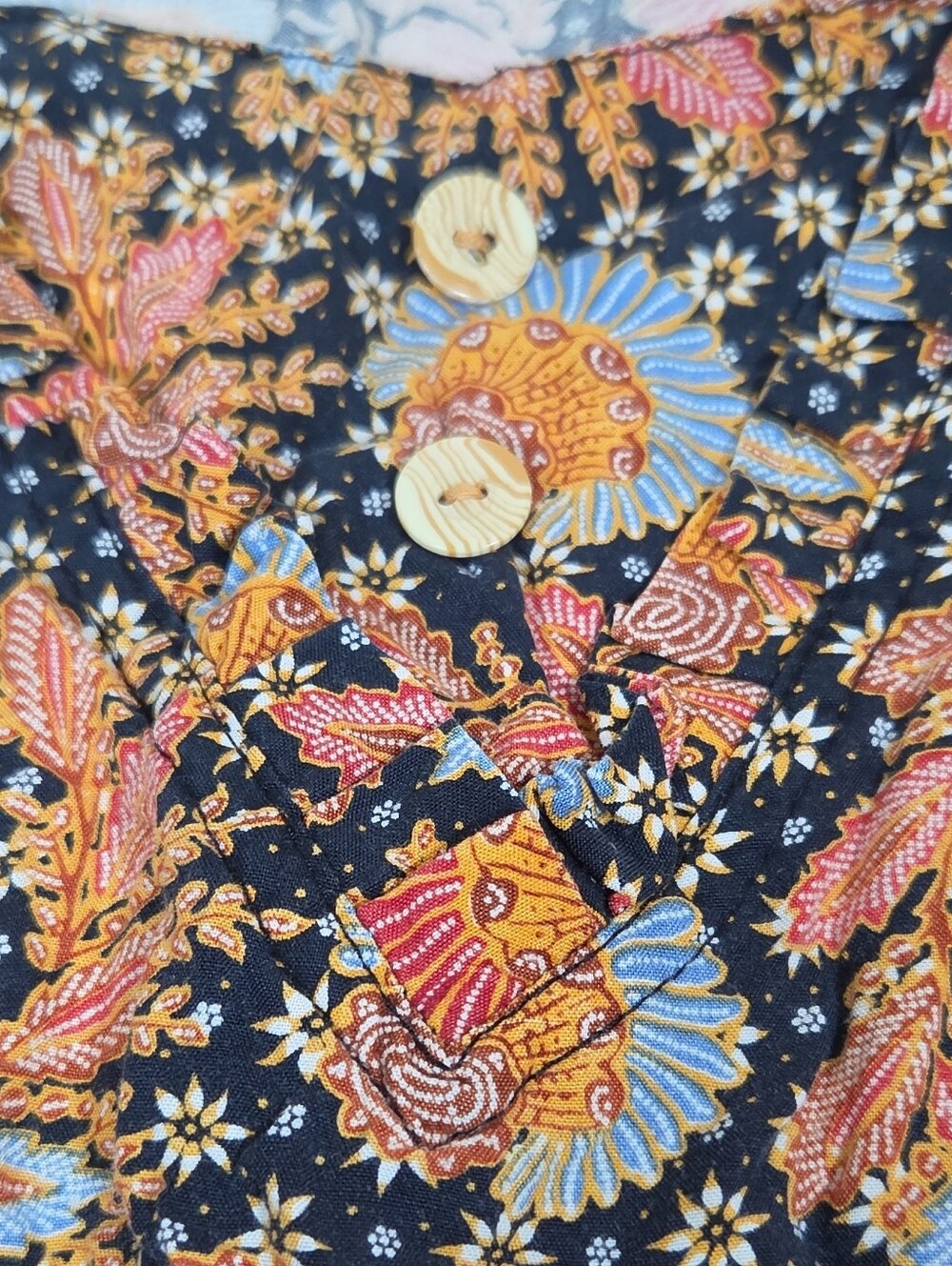 Batik Mencana Ungu Women's Floral Shift Dress Short Sleeve Scoop Button Ruffle M - Picture 6 of 6